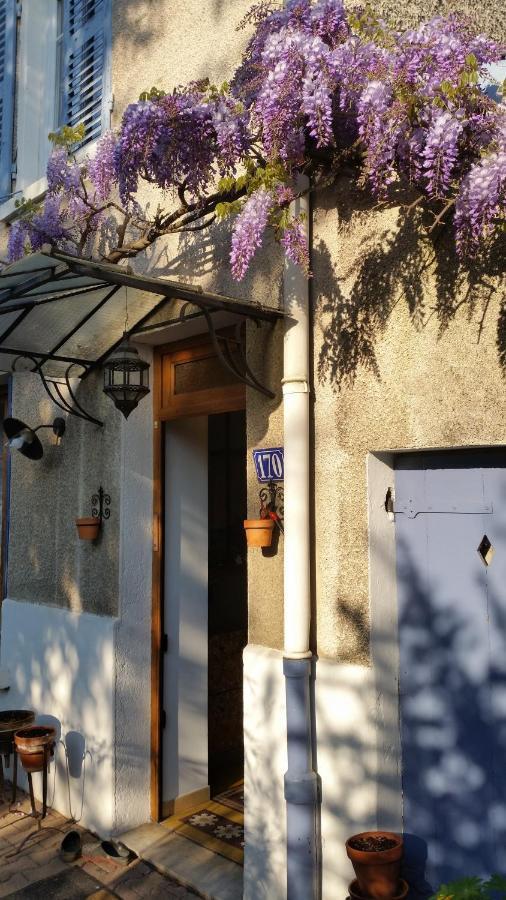 Clos St Joseph Oullins Exterior photo